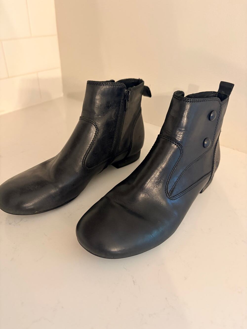 Born Cidney Black Leather Ankle Boots Spat Button Accent Zip Booties Women's 7.5